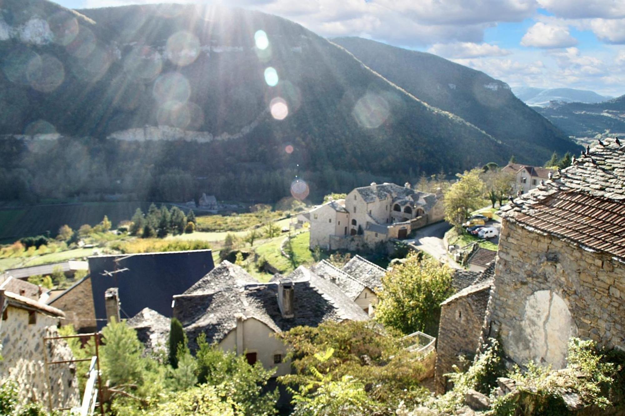Maison Charmante Avec Vue Sur La Montagne, Mostuejouls Bagian luar foto